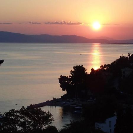 Вилла ¨Με Θέα Το Ηλιοβασίλεμα¨ Афиссос Экстерьер фото