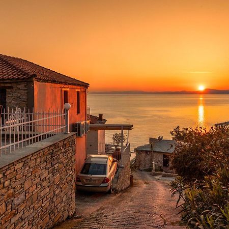 Вилла ¨Με Θέα Το Ηλιοβασίλεμα¨ Афиссос Экстерьер фото